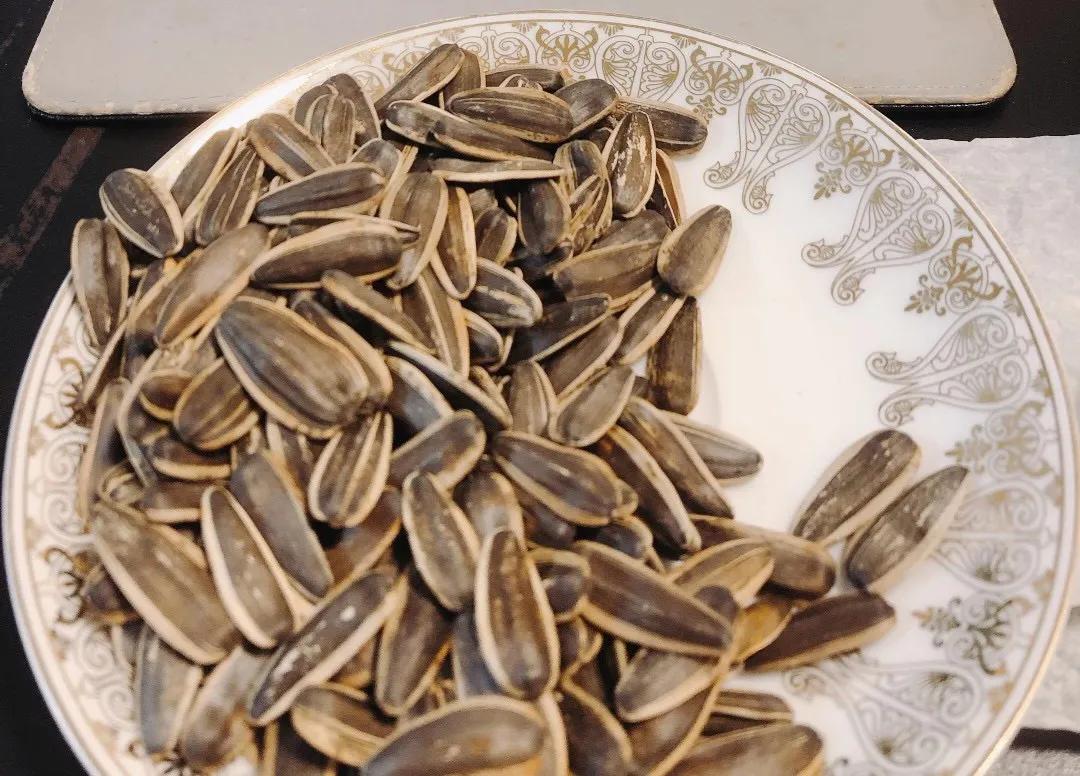 过年嗑瓜子太多上火了咋办,过年嗑瓜子嘴巴麻怎么办