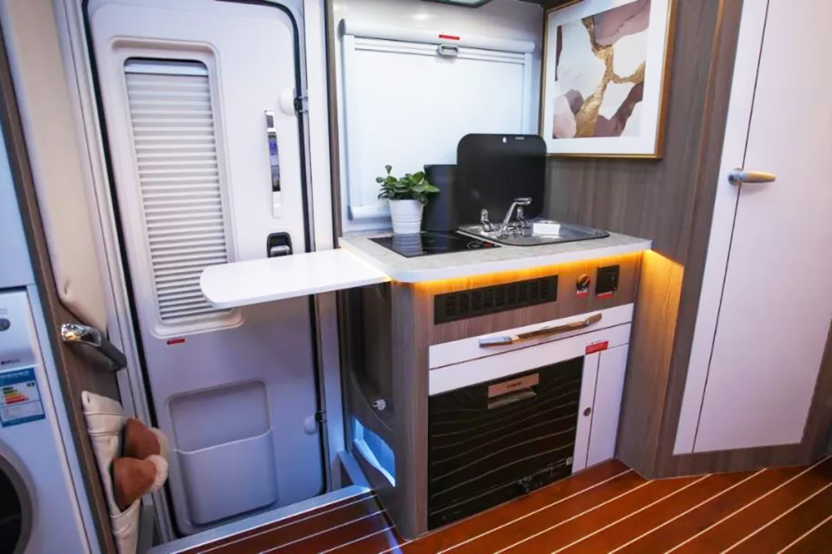 房车大全20-30万的c型房车新选择,房车大全20-30万的c型房车详解