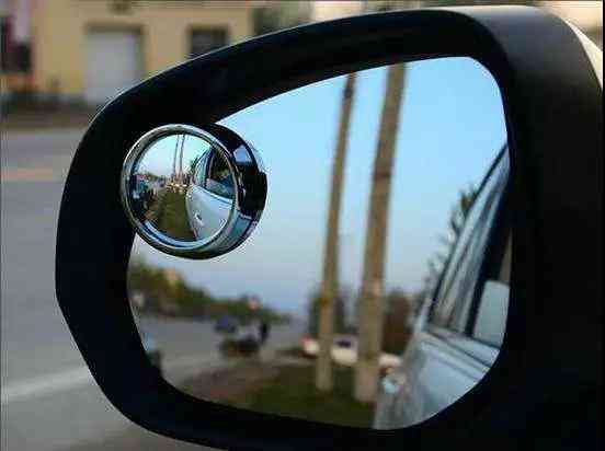 后视镜的弊端,后视镜盲区最佳解决方法