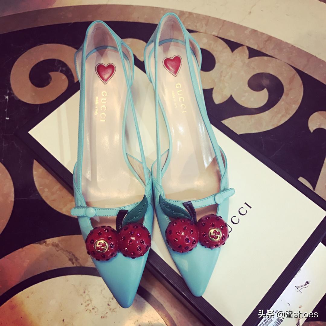 同样是高跟鞋的品类，猫跟鞋、穆勒鞋和玛丽珍鞋有什么不同之处？