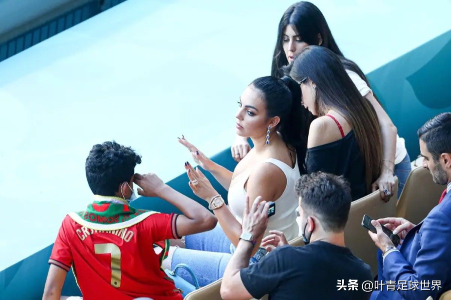 价值93万！C罗送女友奢华礼物，乔妹“感动到哭”，超惊喜