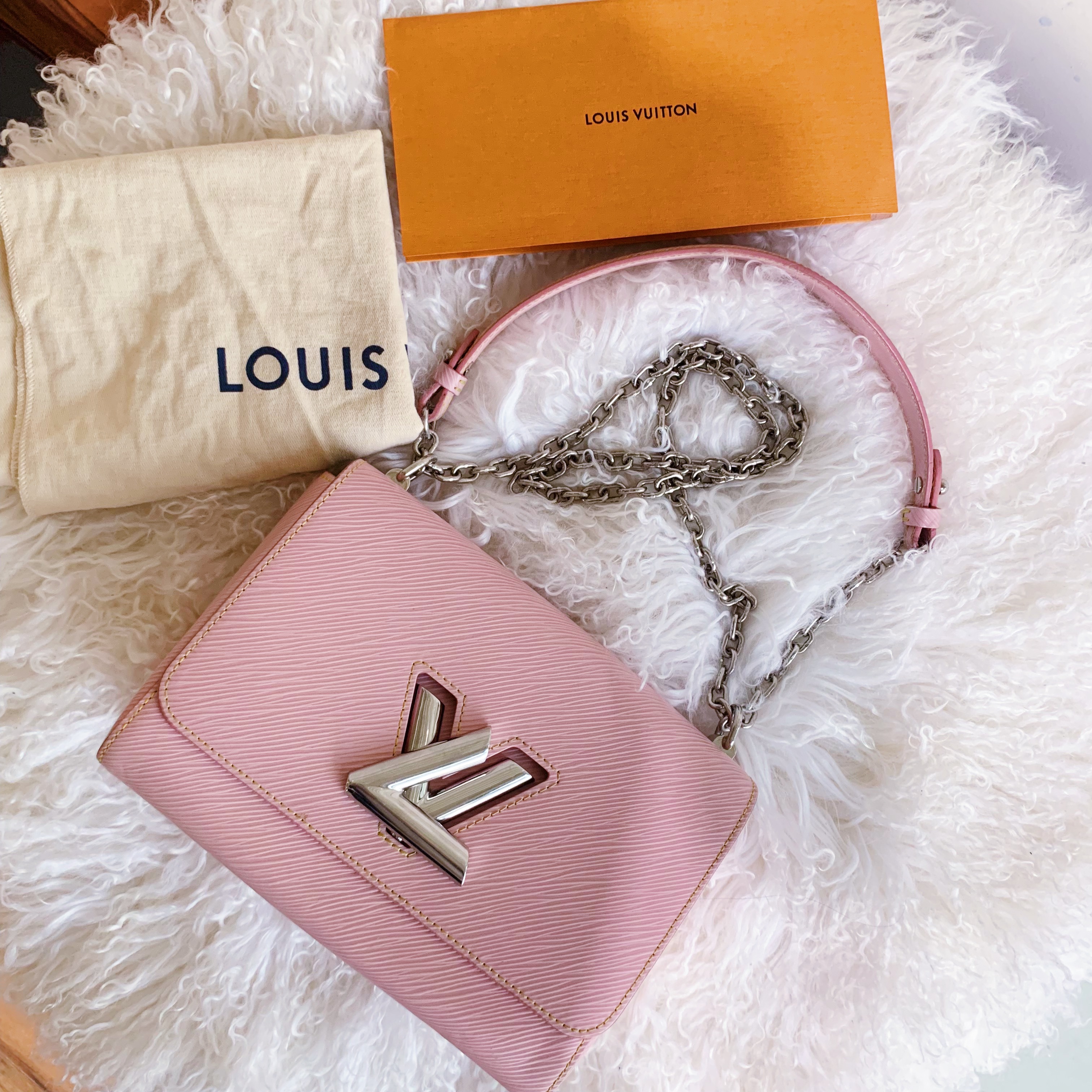 lv防晒衣男款,lv真假辨别最快的方法