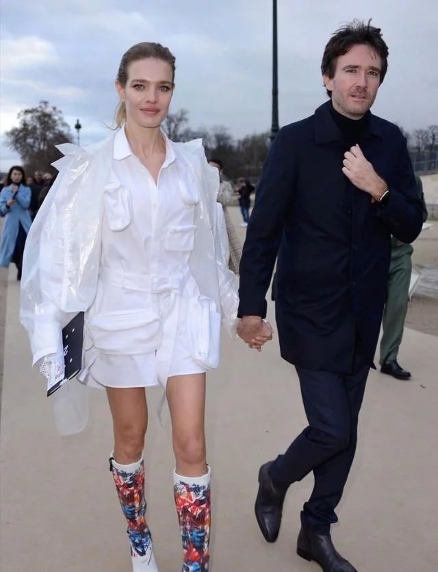 38岁LV太子妃情商高!和准婆婆合照自己素颜当陪衬,老公咋不爱?