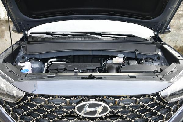 ix35现代2018款2.0自动挡落地价,现代ix352.0自吸顶配价格