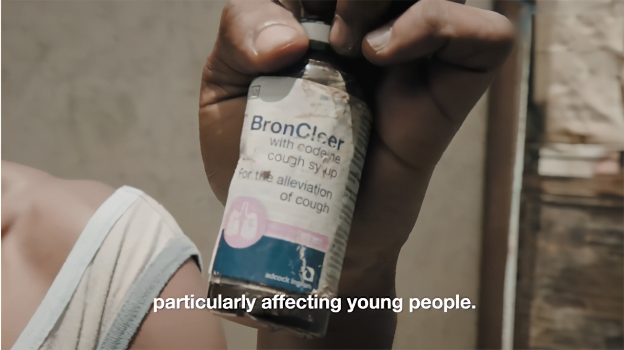 津巴布韦人为什么爱喝止咳糖浆,津巴布韦的少年都迷上了止咳糖浆