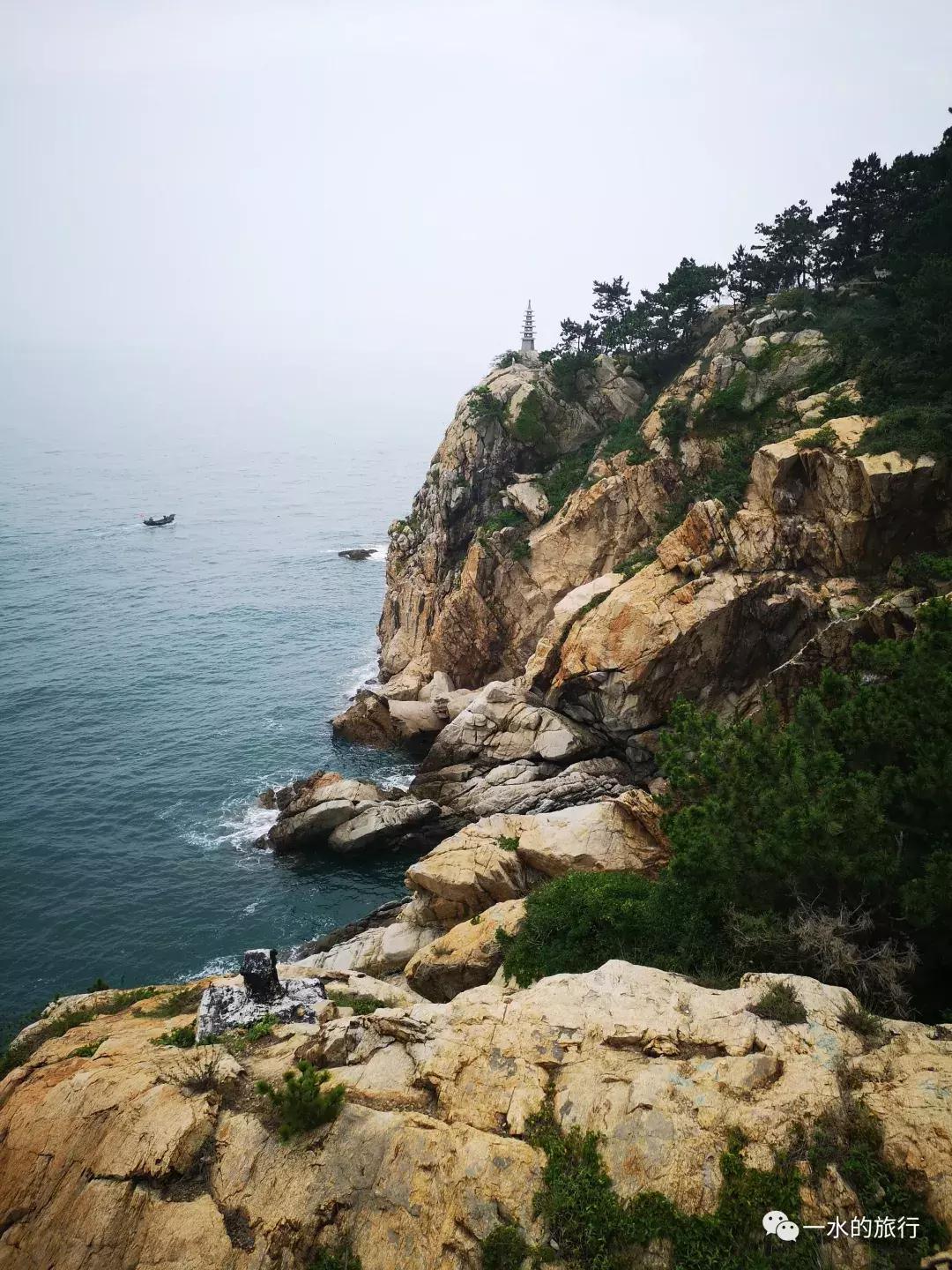 这座海中小岛与秦始皇有关，去的人很少，原生态未开发