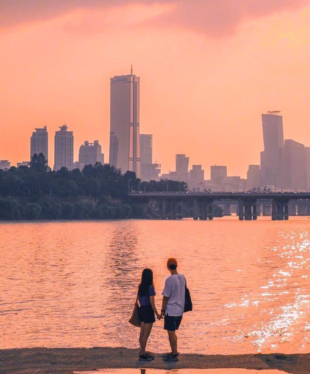 我的女友是病娇，病态的爱情我该怎么走出来？