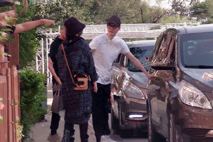 赵丽颖产后首次穿礼服,赵丽颖产后月子餐