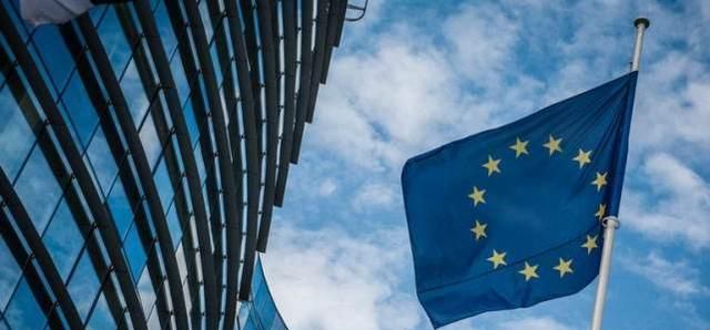 欧洲人“家里蹲”，美国互联网巨头们却坐不住了｜深网