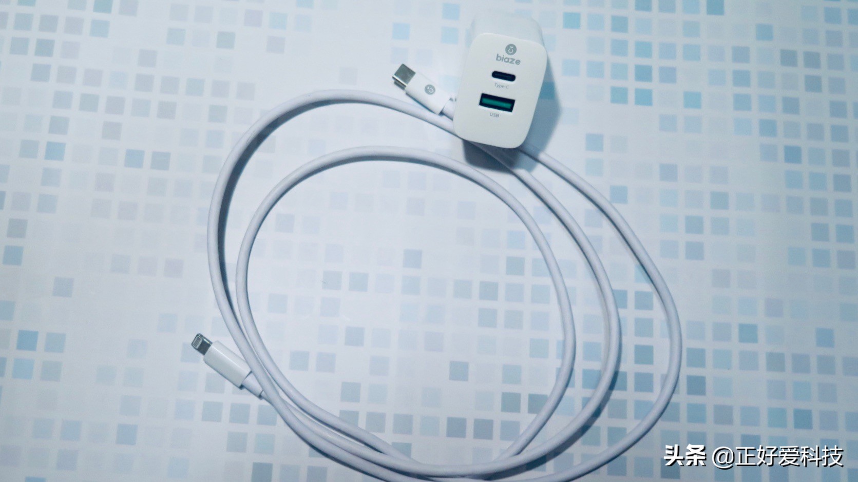 iphone11手机壳三孔,iphone11手机壳数据线