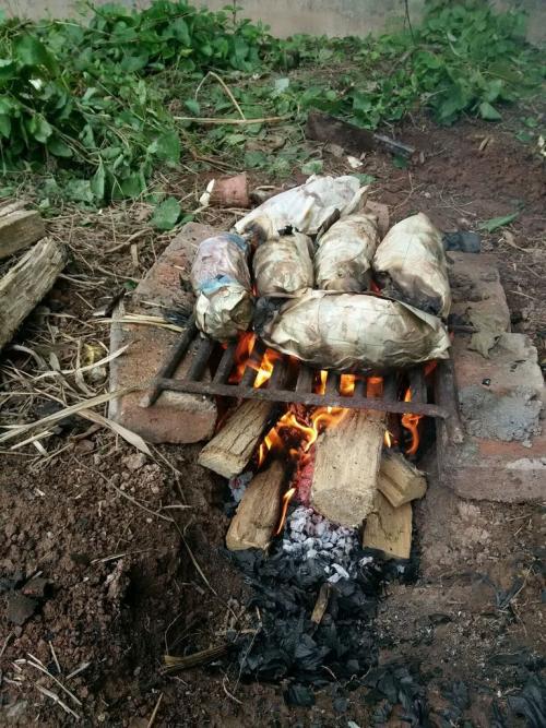 开挖掘机和电焊工哪个工资高,上海挖掘机司机工资多少一个月