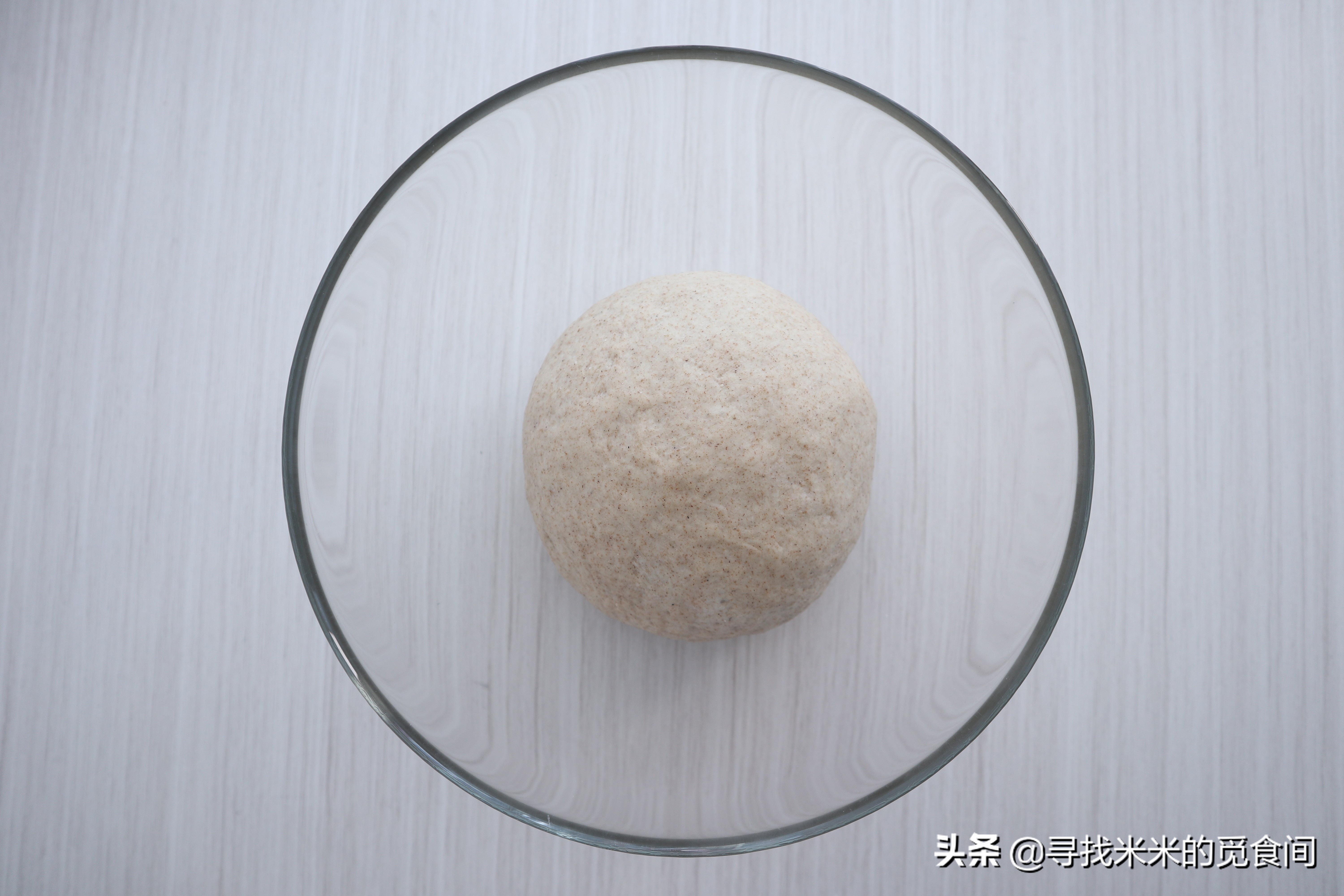 快手菜手撕面包的做法 (一次性发酵全麦小餐包怎么做)