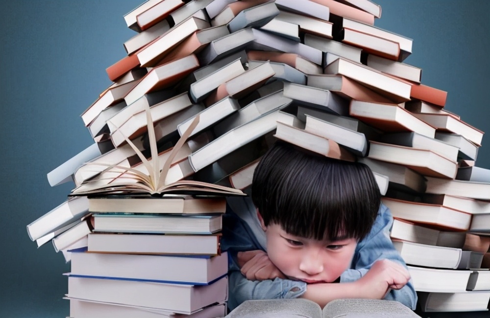 怎样让孩子不自卑内向,如何改变孩子内向害羞胆小的性格