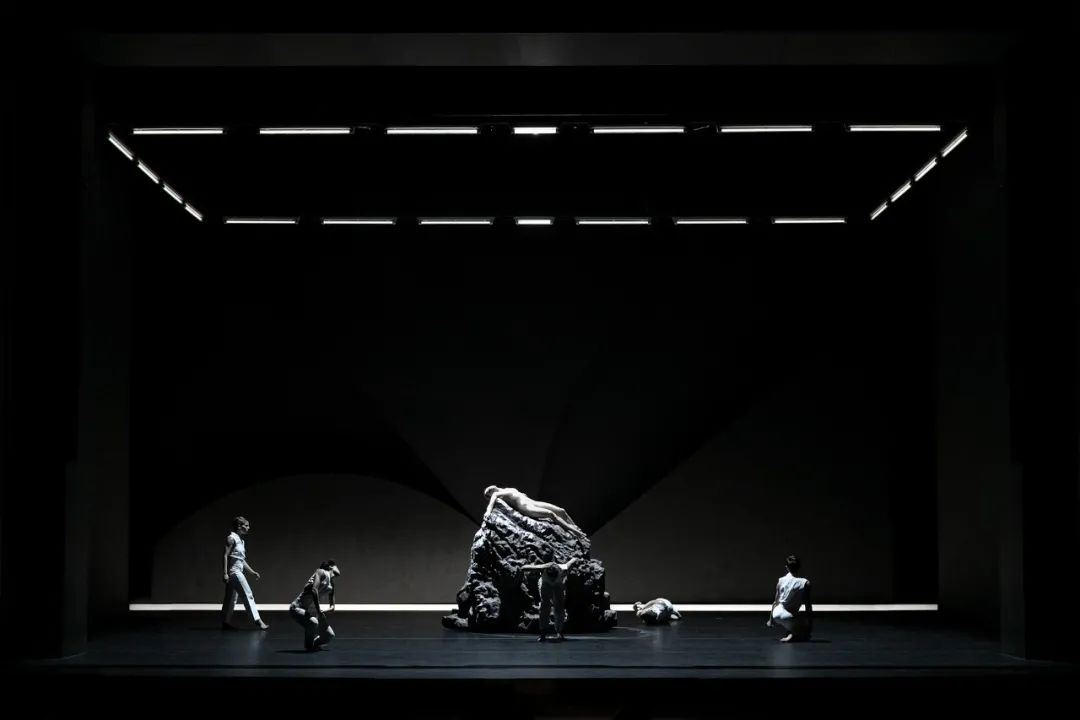 SebastianHannak/震撼心灵的舞台空间美学