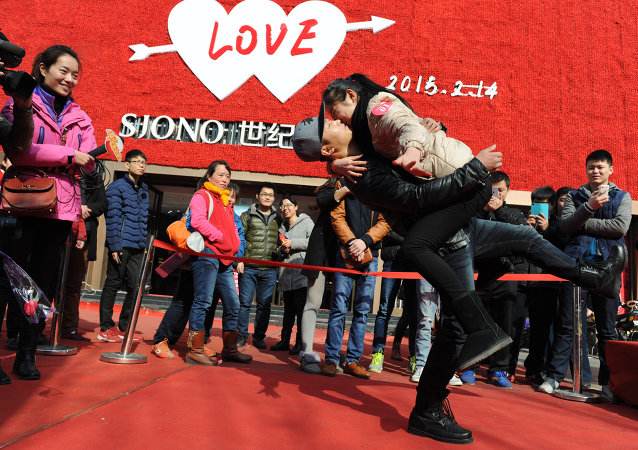 情人节送戴森吹风机,情人节酒店预订同比增长