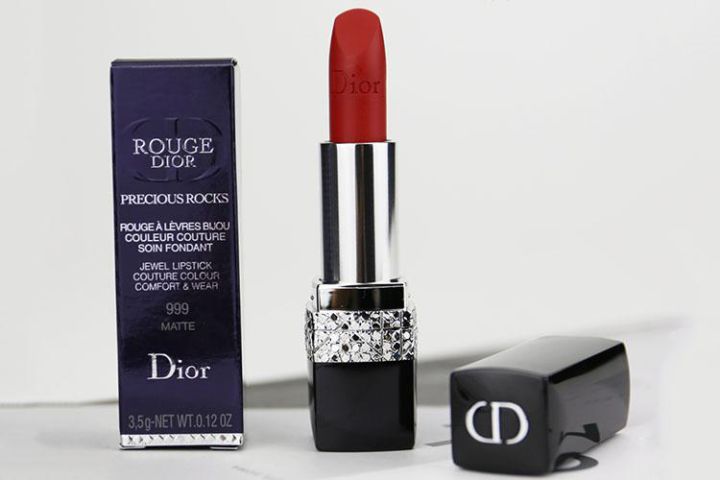 为啥我买的迪奥口红999特别干,为什么大家都喜欢买迪奥999口红