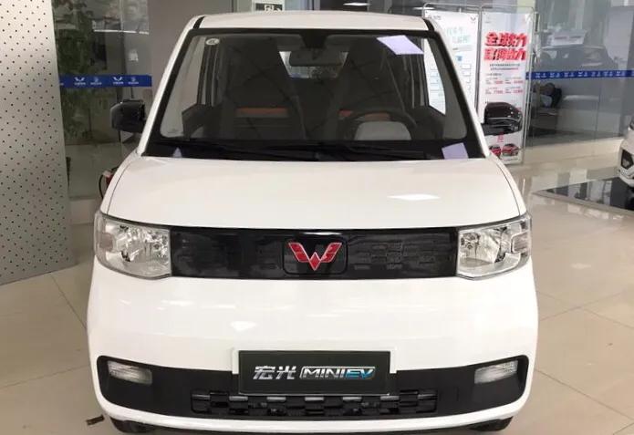 五菱宏光miniev推荐轻松款什么颜色,推荐五菱宏光miniev2022款