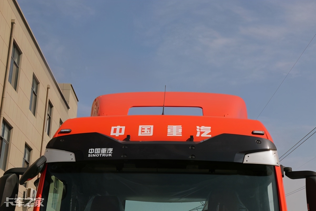 汕德卡600升双腔油箱,600升双腔油箱