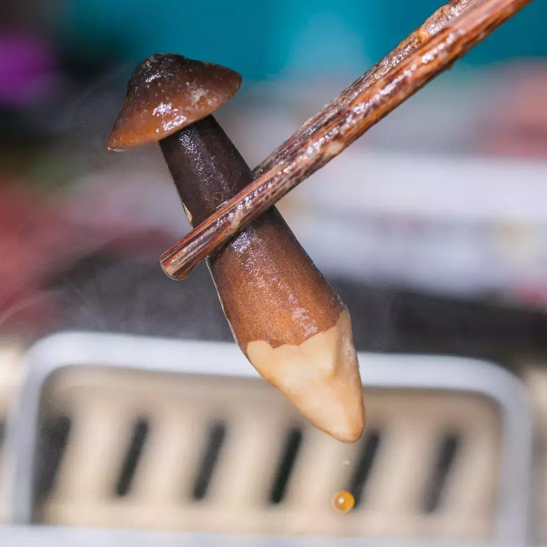 排到凌晨2点！曝光魔都这家「牛排火锅」，1折吃垮老板！