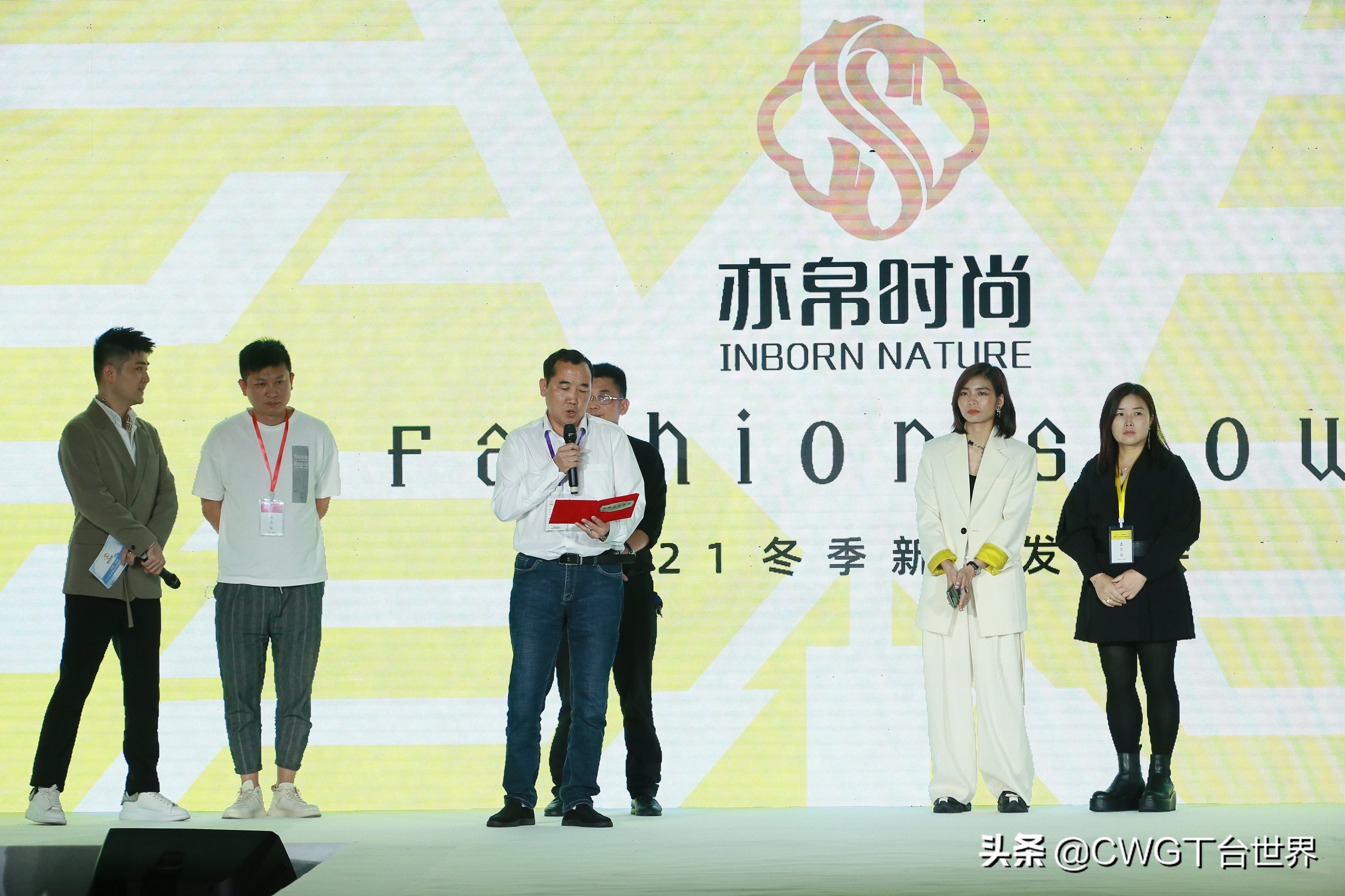 亦帛时尚羽绒服是品牌吗,亦帛时尚2021冬羽绒服发布会