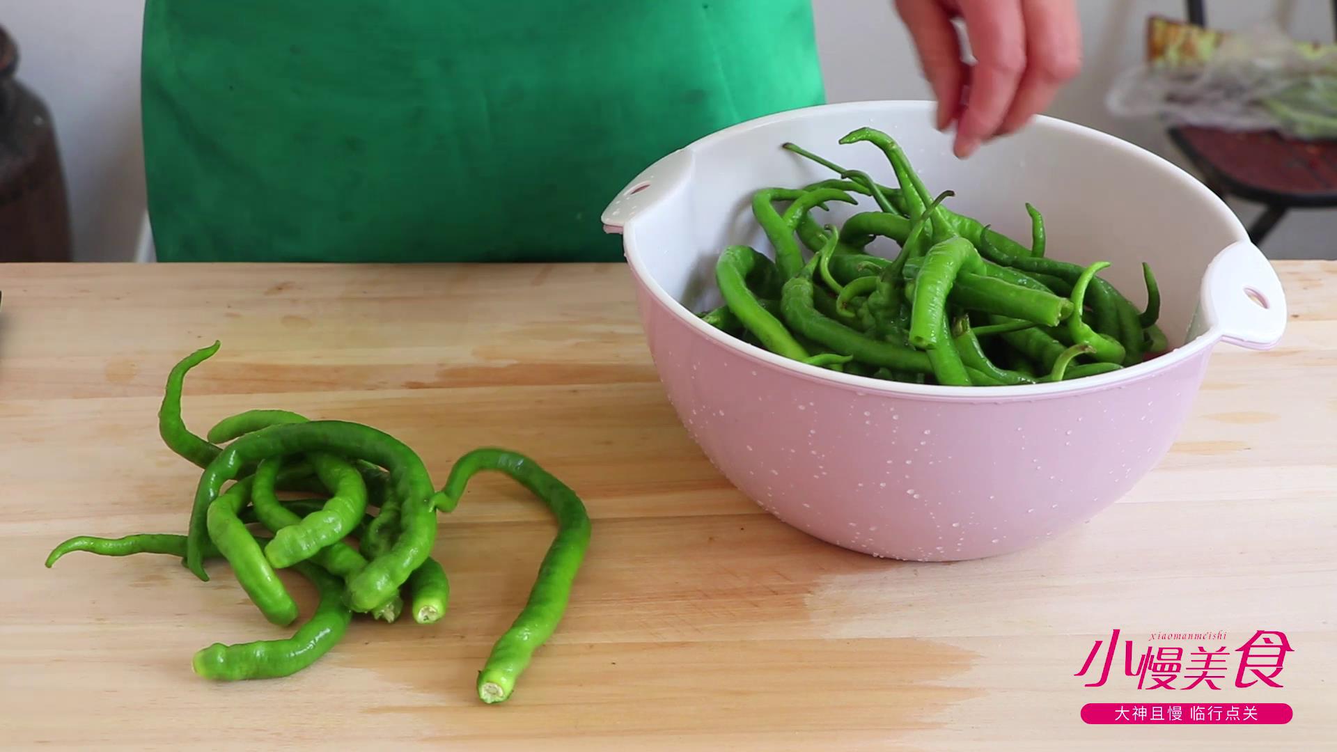 腌辣椒最简单的方法又最好吃,简单的腌辣椒方法大全