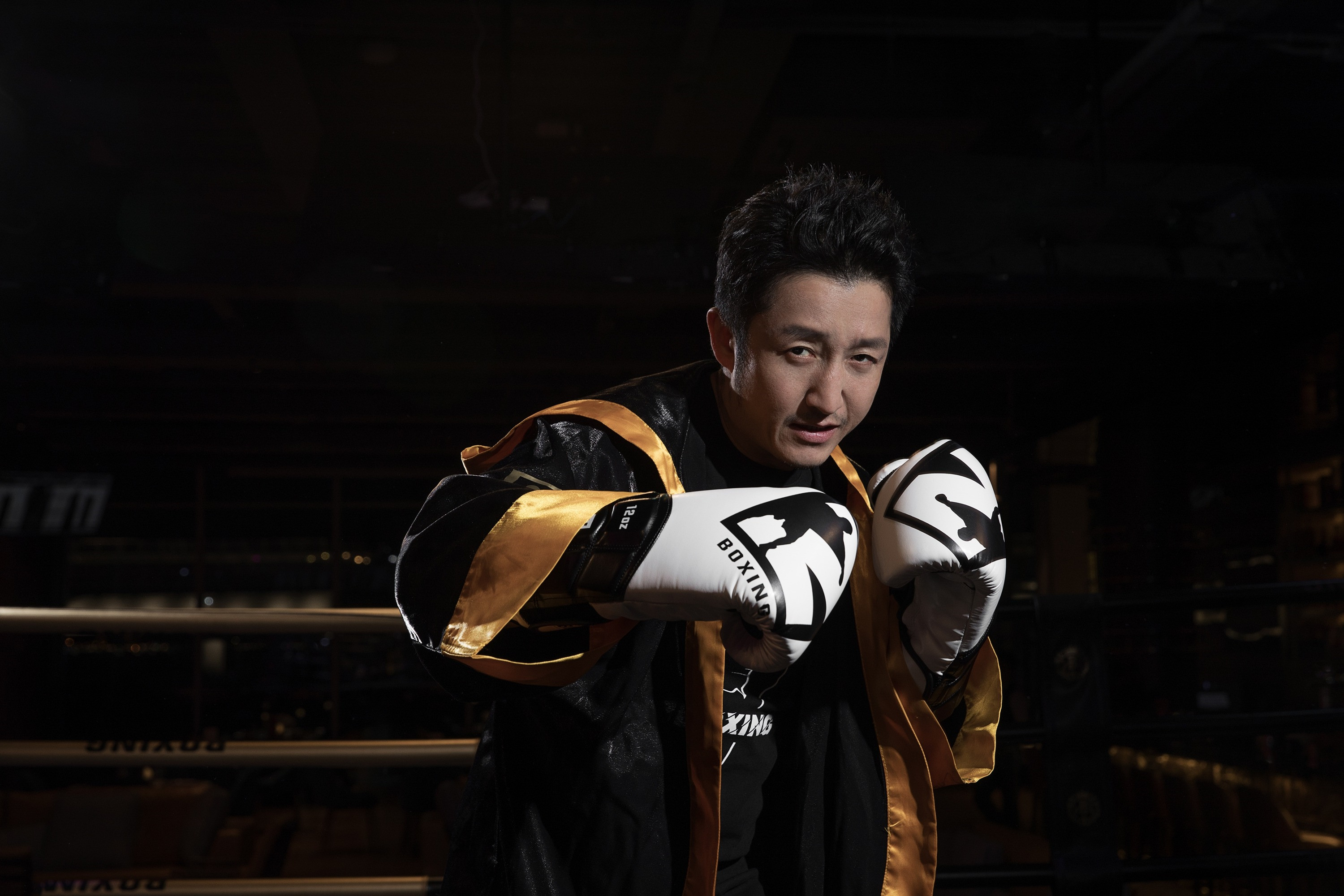 2夺奥运金牌，曾向妻子提出23次分手，拳王邹市明如今咋样了？