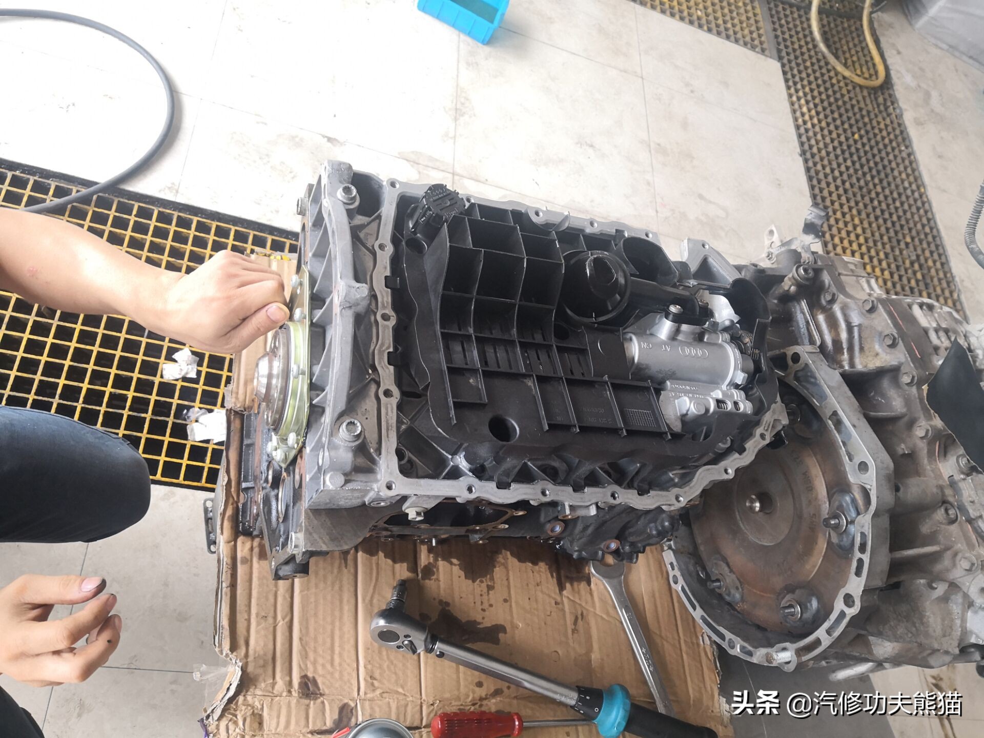 大众途观发动机烧机油维修多少钱,2010款大众途观严重烧机油