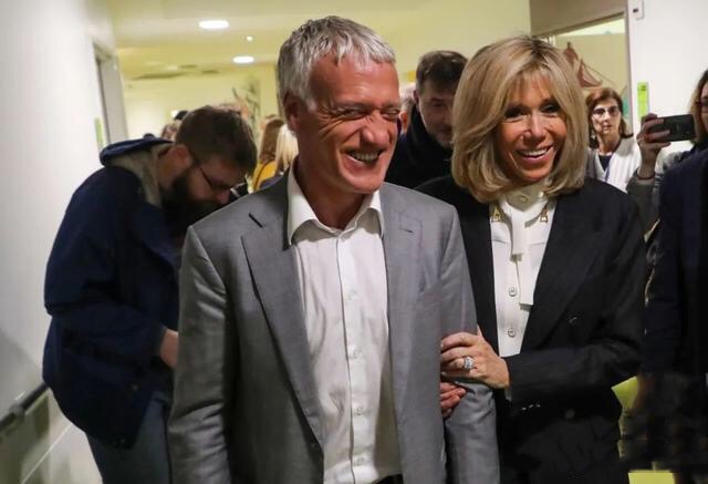 布丽吉特40岁同框,布丽吉特穿吊带衫