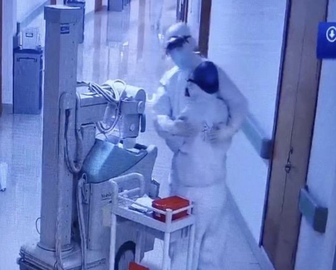 疫情面前，如果你熬不下去了，请看看他们…...