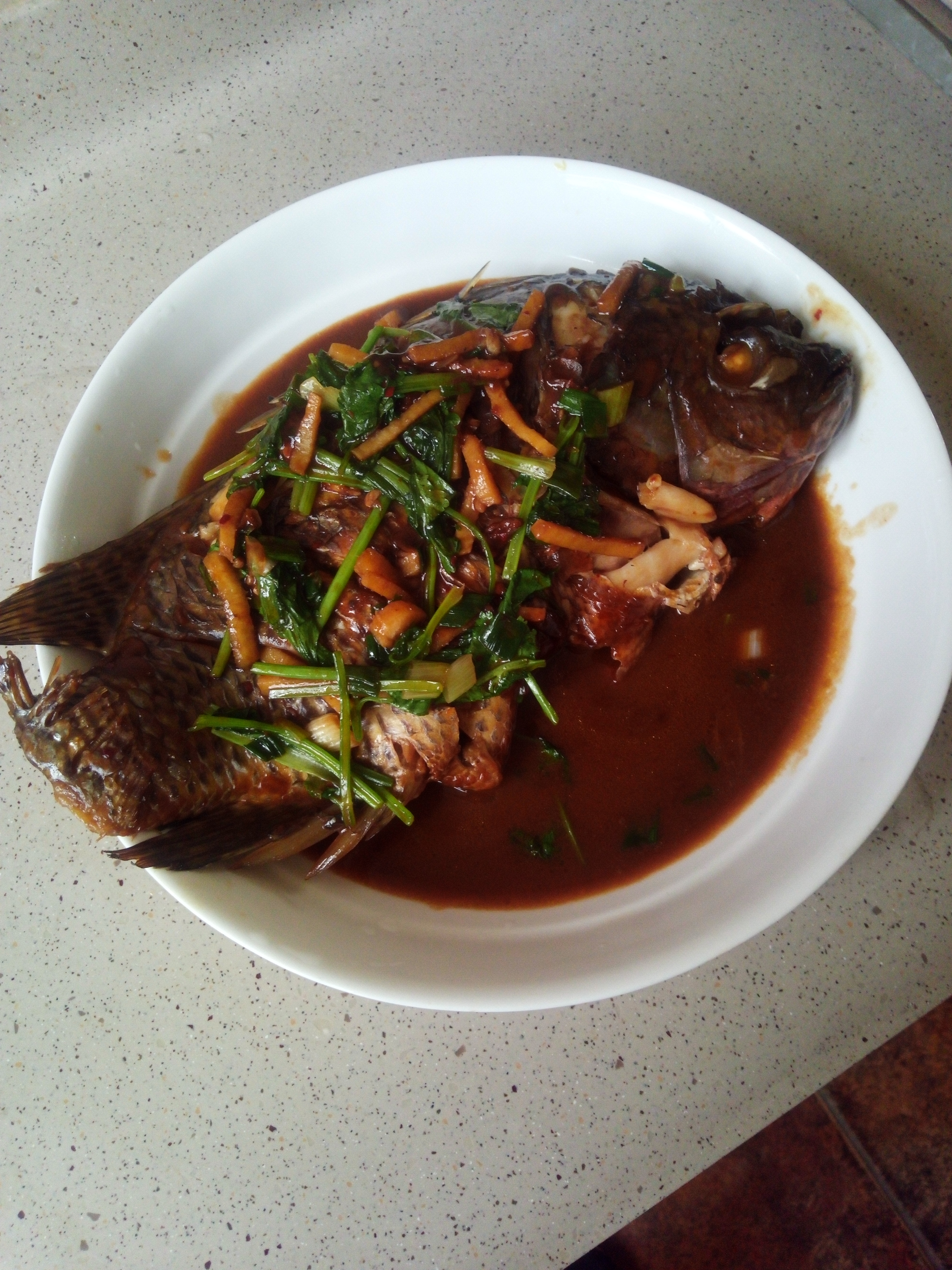 卡鱼刺的亲身经历,鱼刺卡喉颈部开刀危险吗