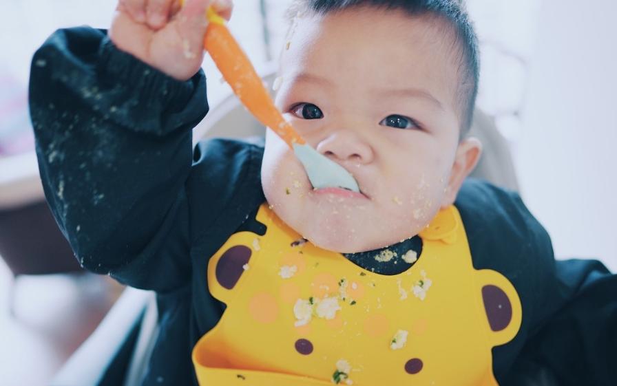 婴儿耳朵有个肉球什么时候能去掉,宝宝耳朵长小肉球要几岁动手术