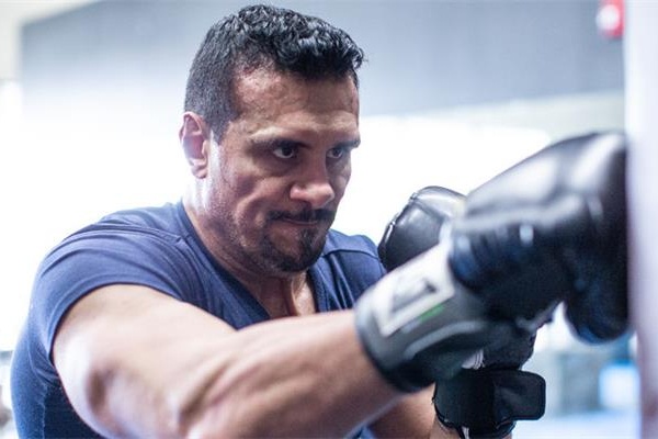 ncaawweufc三冠王,布洛克从ufc回归wwe第一场比赛