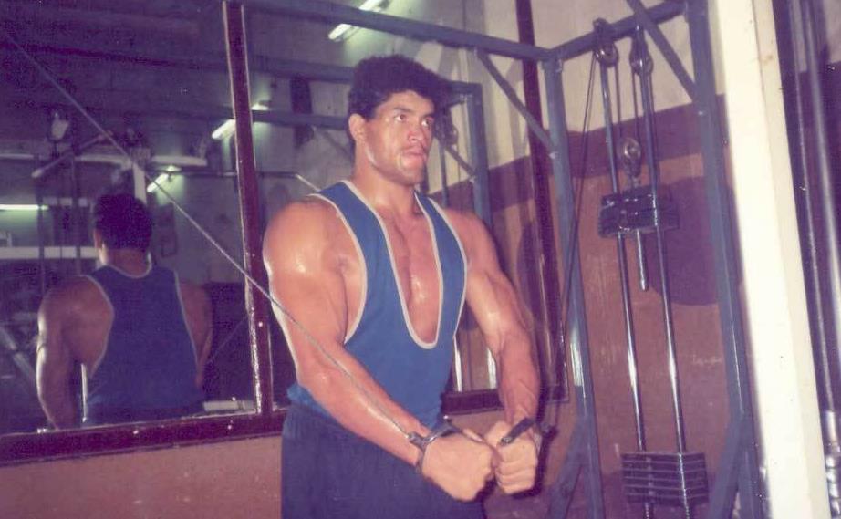 wwe巨人卡里最萌身高差,印度巨人卡里