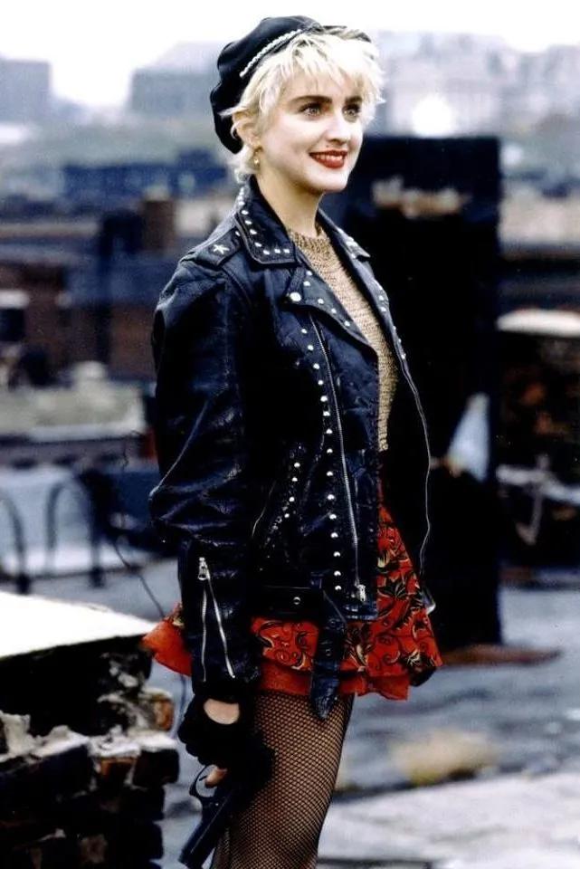 除了优雅贵气,珍珠还能休闲、叛逆、又嘻哈?