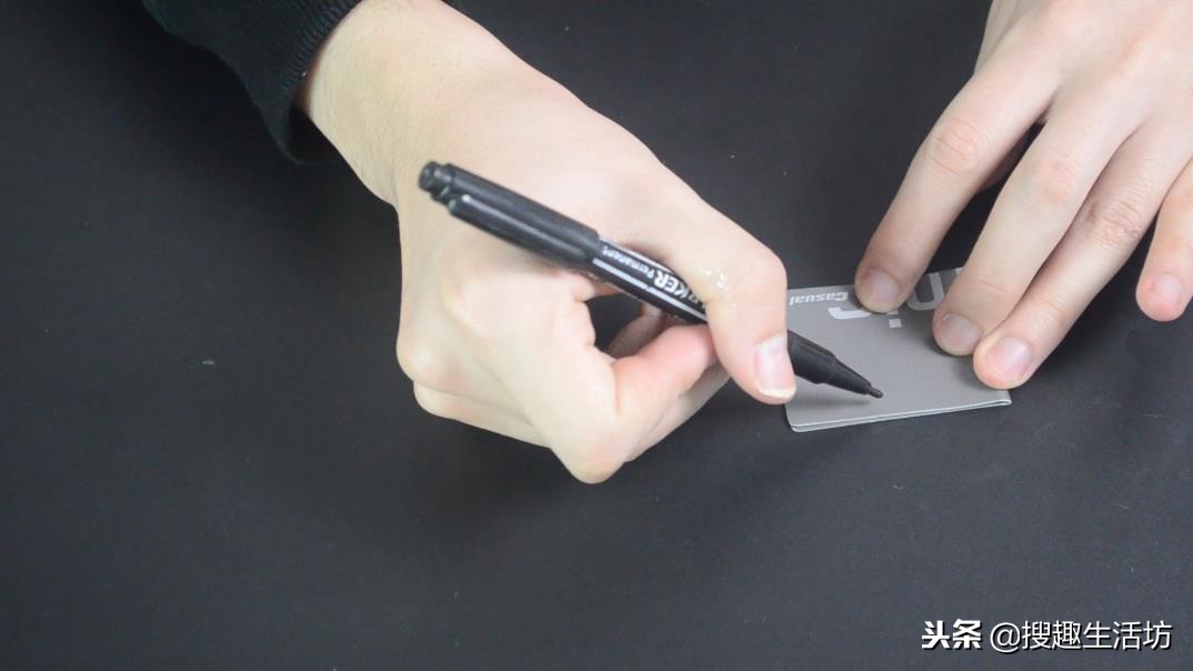 衣服上的吊牌别扔,衣服吊牌不要扔有什么小妙招