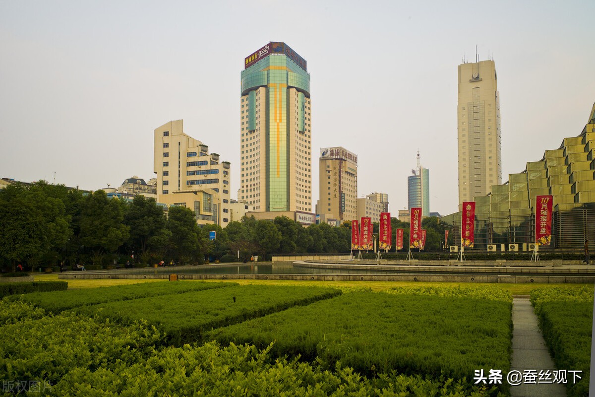 绍兴为何地灵人杰文人辈出,绍兴市一个人杰地灵的地方