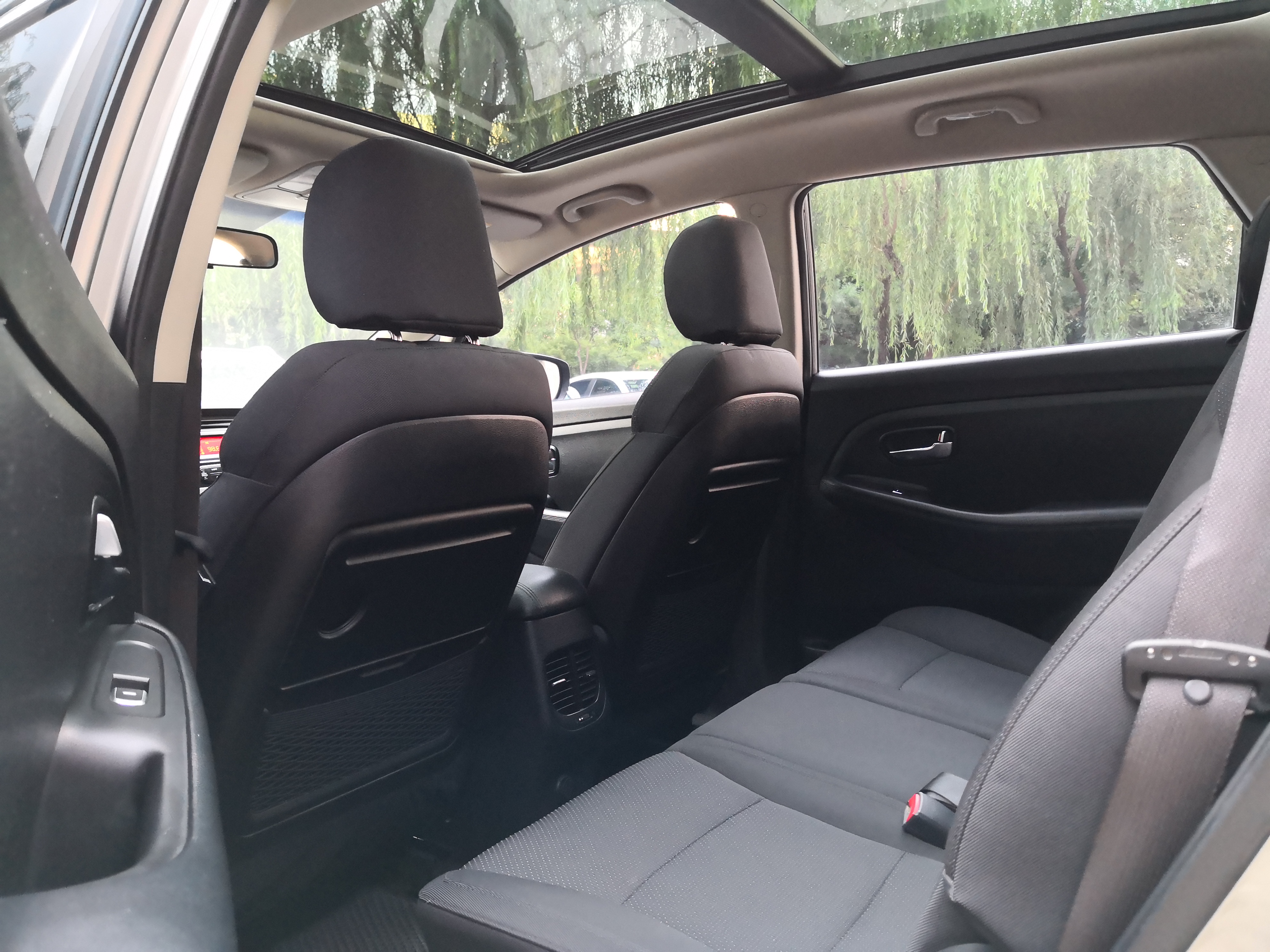 逛二手车市场奥迪,二手起亚佳乐现车新款