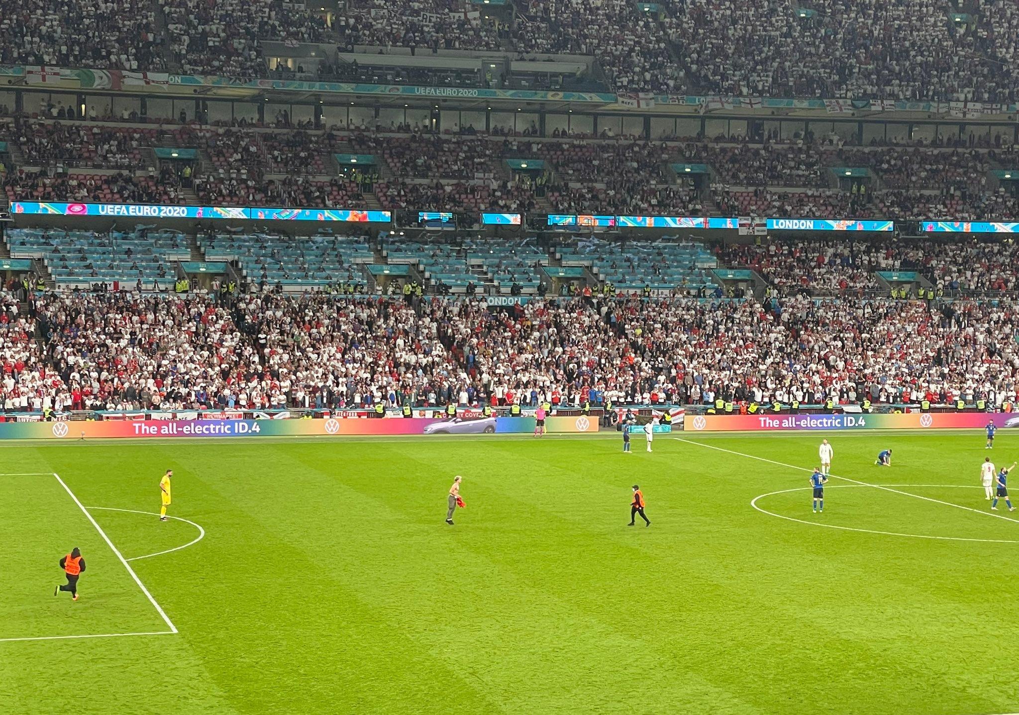 欧洲杯足球流氓,调侃欧洲杯足球流氓斗殴事件