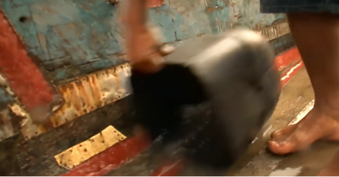 在巴拿马农村开一家超市,一年能赚100万,但进货的路却无比凶险