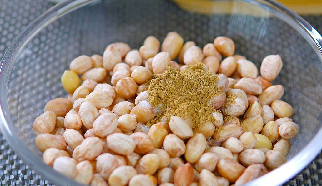 如何用微波炉做盐焗五香花生米,烤箱盐焗五香花生米商用做法