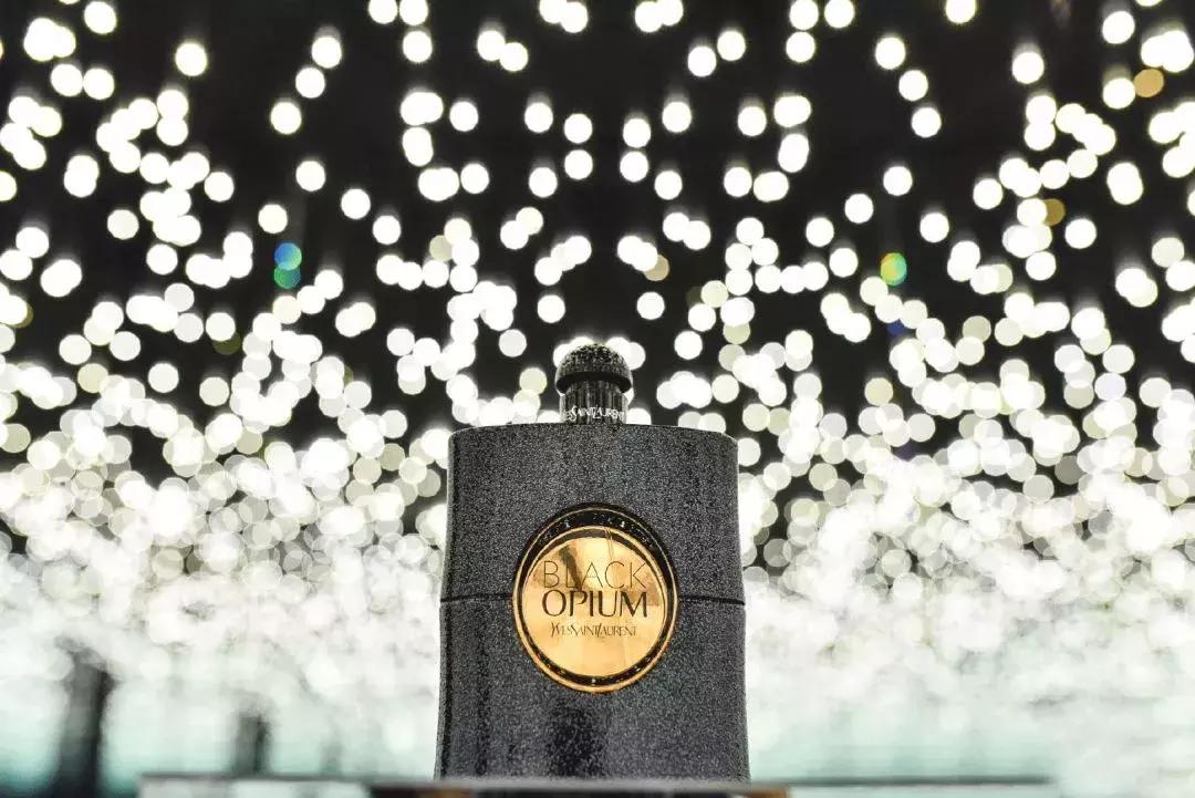 这家被传出浴室照的酒店，怎么还这么火？