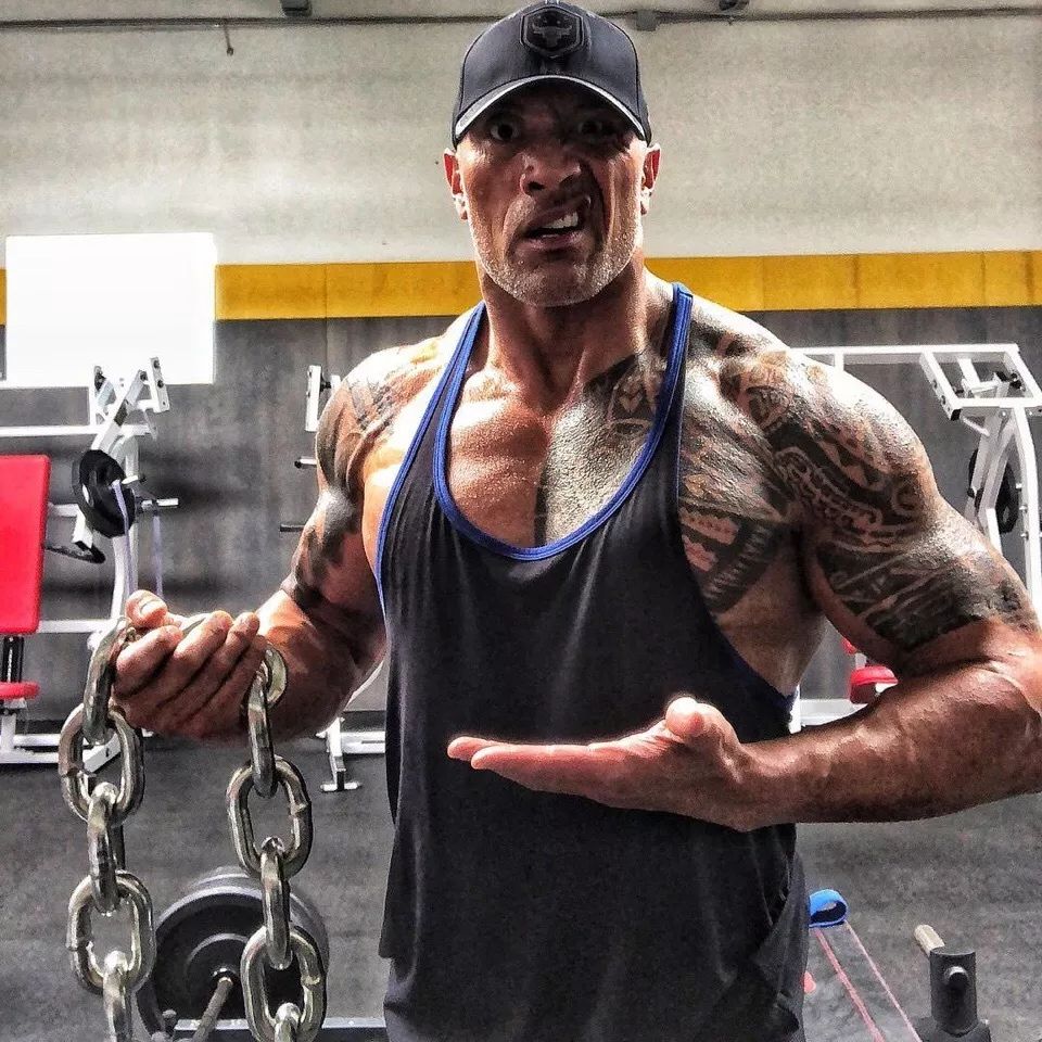 巨石强森健身计划,巨石强森训练时间表