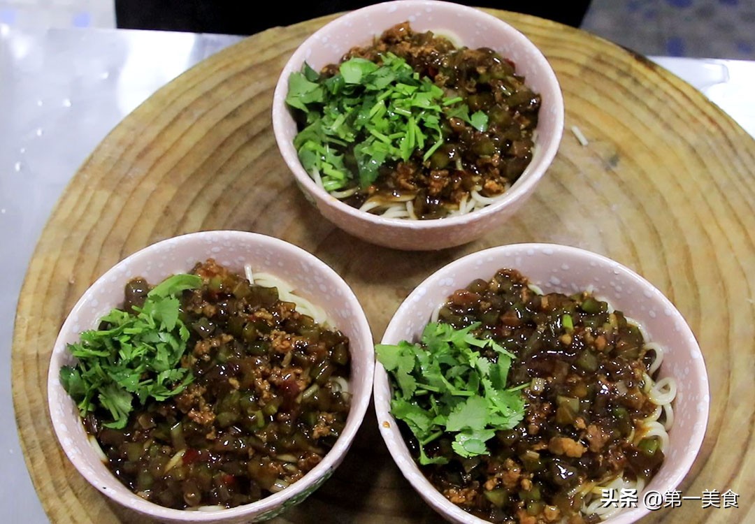 炸酱面最正宗的做法酱汁,这才是正宗做炸酱面的正确方法