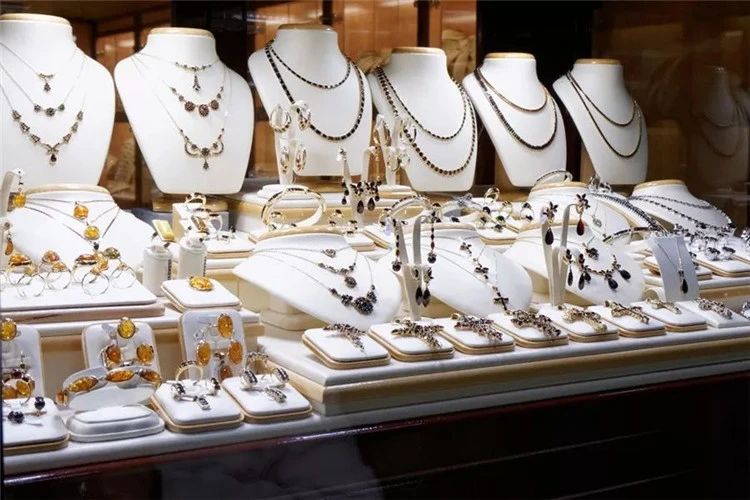 买珠宝不会告诉你的8个真相，学会了省钱省时省心