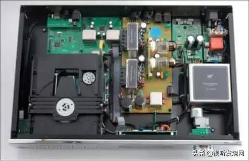 EARAcuteClassic集CDP、解码器和胆前级于一身,内藏实力精华