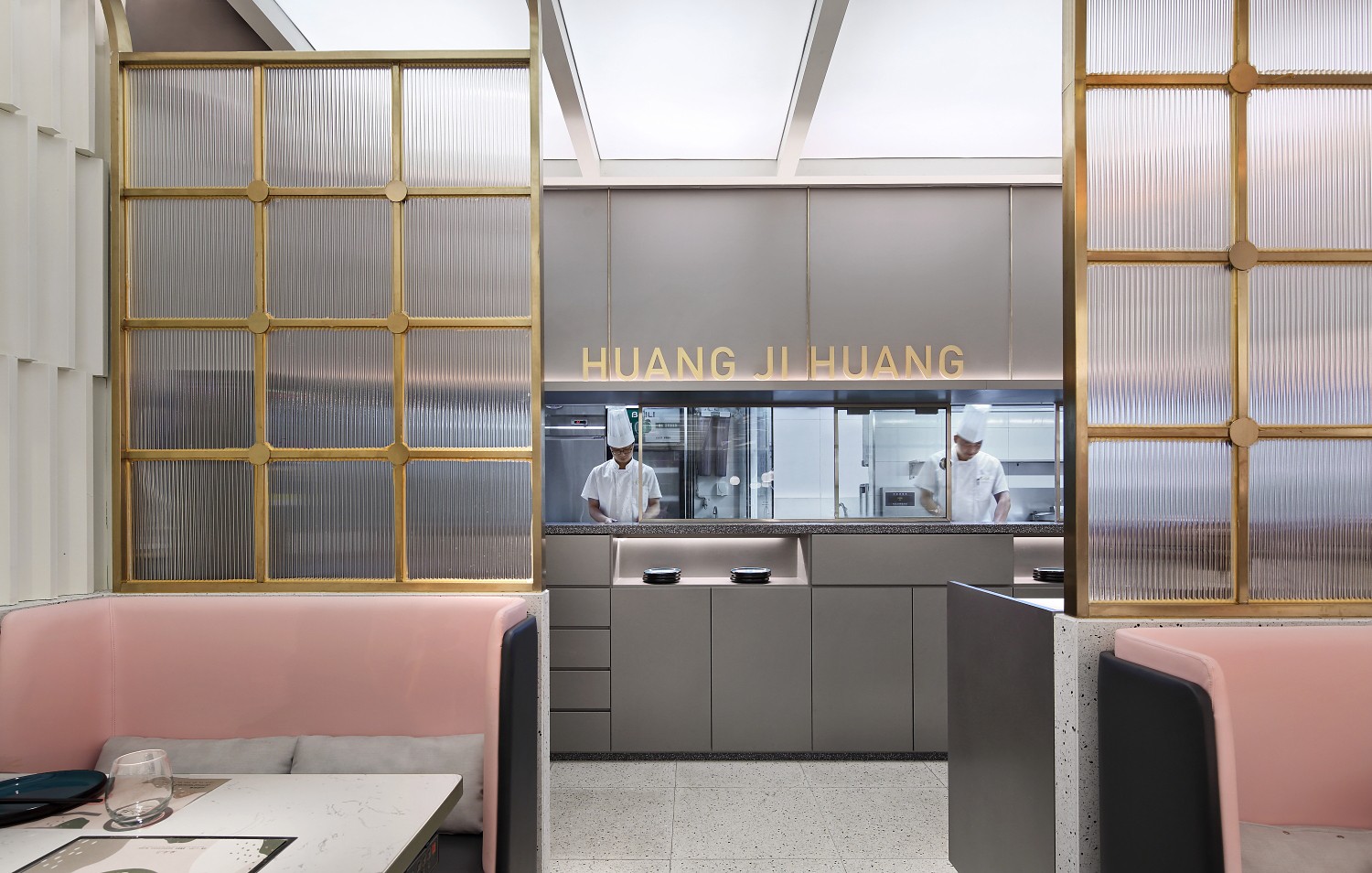 艺鼎新作|黄记煌从清朝来，在2019年达到颜值巅峰