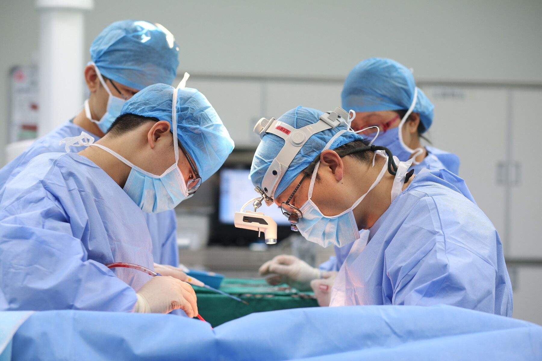 产妇被迫摘除子宫后续,医生执意切除子宫