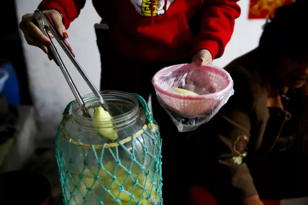 我们跟着本地人吃完这十家店，做了一份最靠谱的三亚美食线路