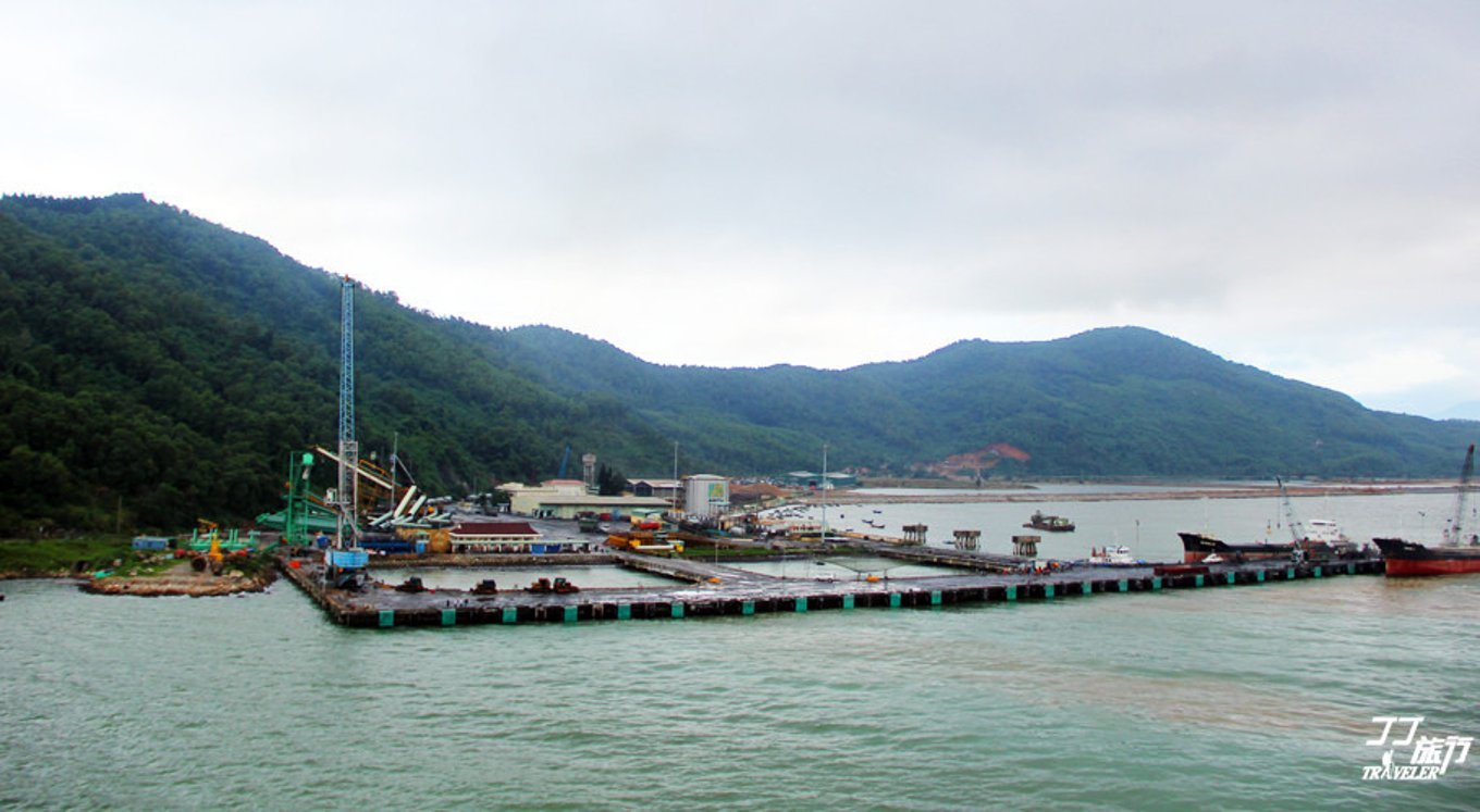 波澜不惊可以形容水面吗,描述海上邮轮的感觉