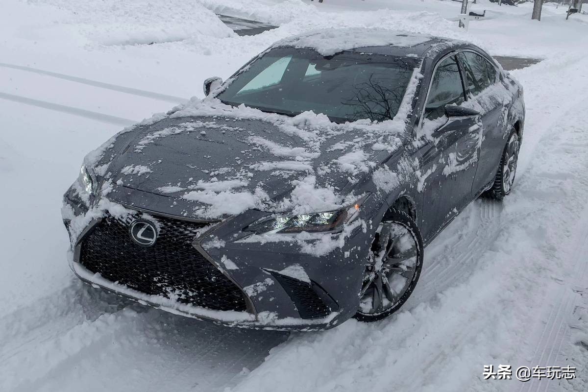 2017款雷克萨斯es250豪华顶配功能,雷克萨斯es260和es300h怎么选